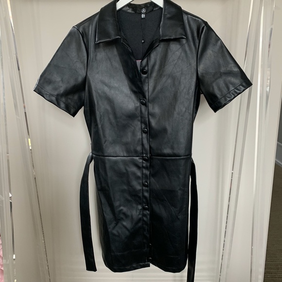 MISSGUIDED Faux Leather Shirt Dress in Black US 2 - Picture 2 of 9